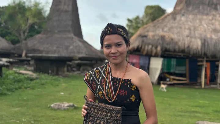 Event Festival Tenun Ikat di Balai Desa Ratenggaro